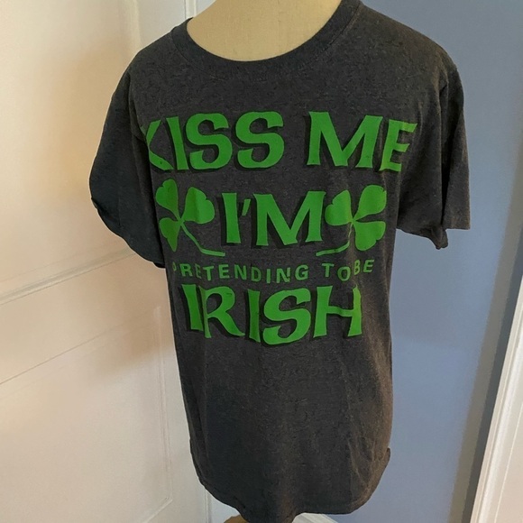 “Kiss Me I’m Pretending to Be Irish” T-Shirt - Picture 3 of 5